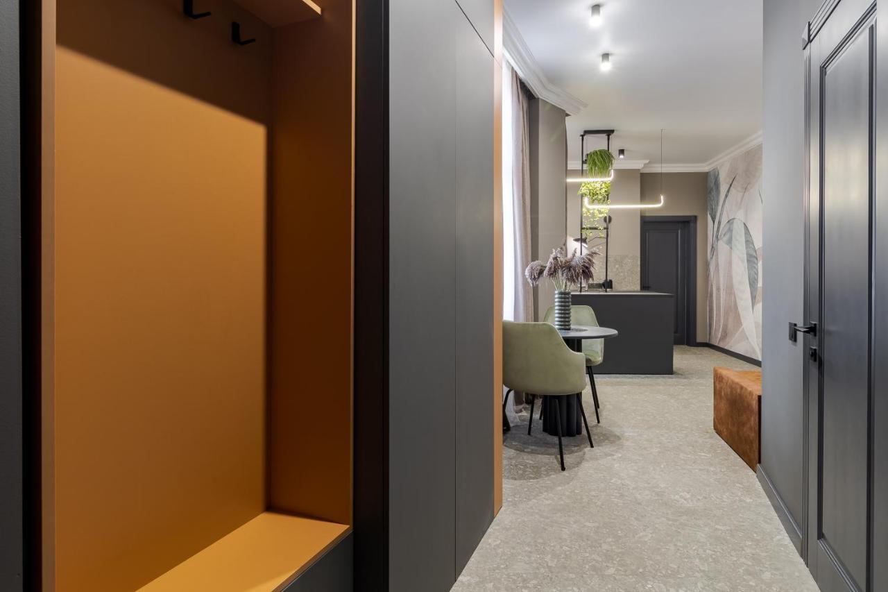 Modern Apartment *