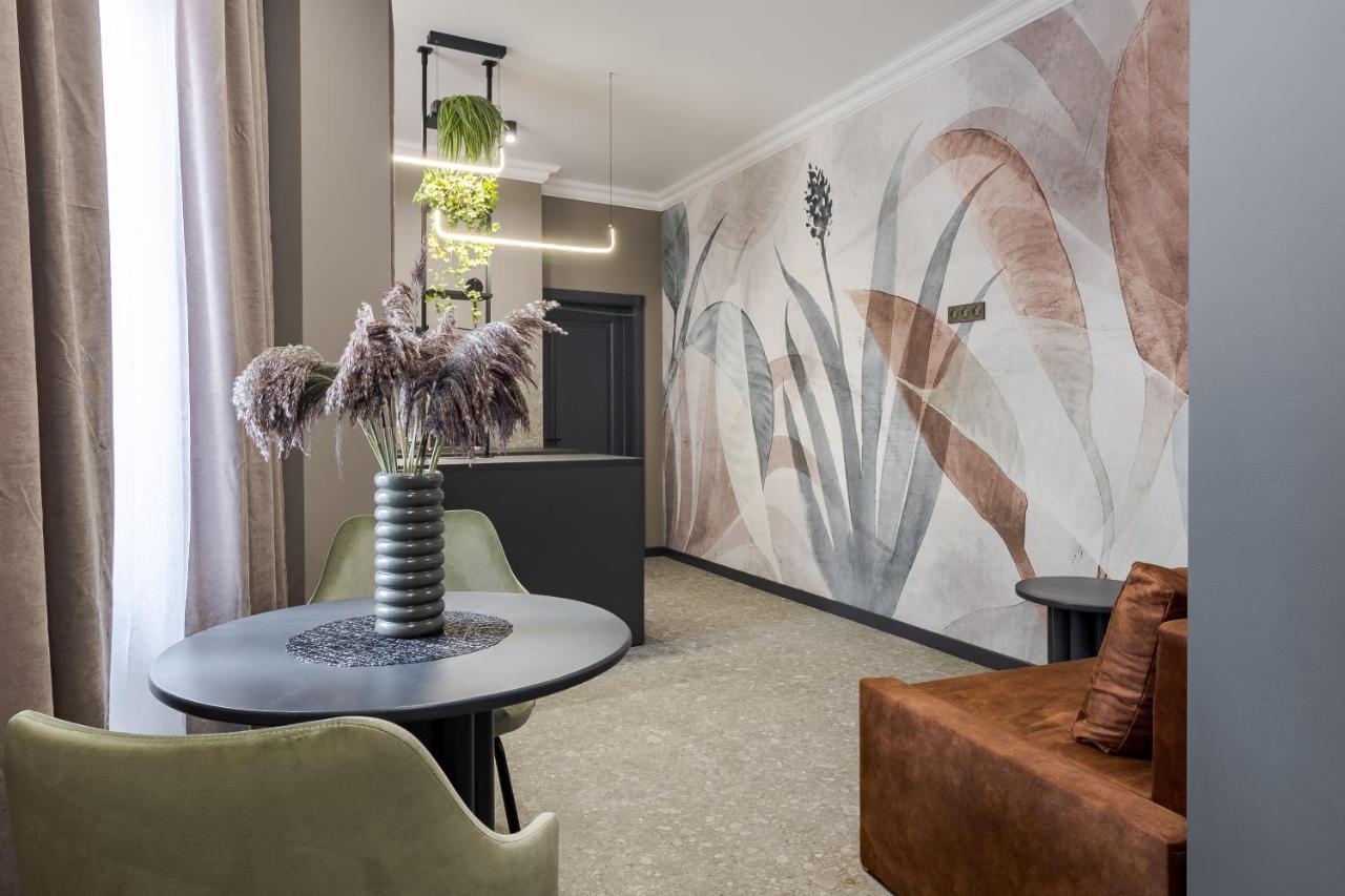 Modern Apartment *